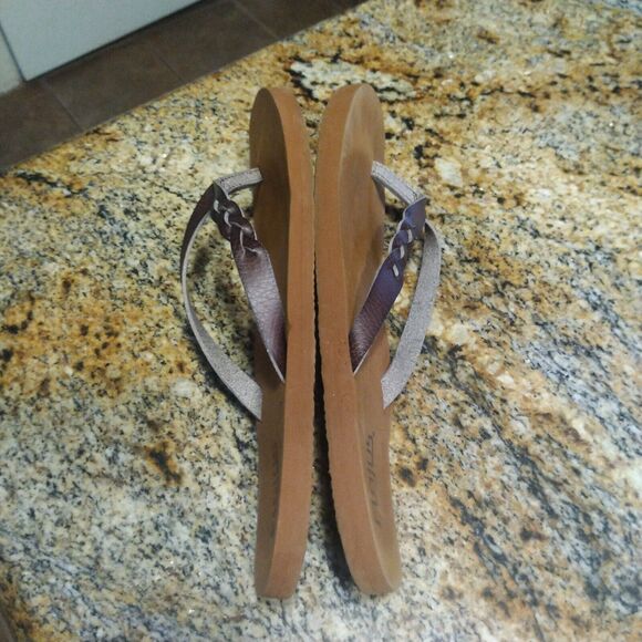 Flojos Brown Flip Flop Sandals Women's Size 9.5 Serenity Soft Comfy Lightweight - Picture 5 of 7